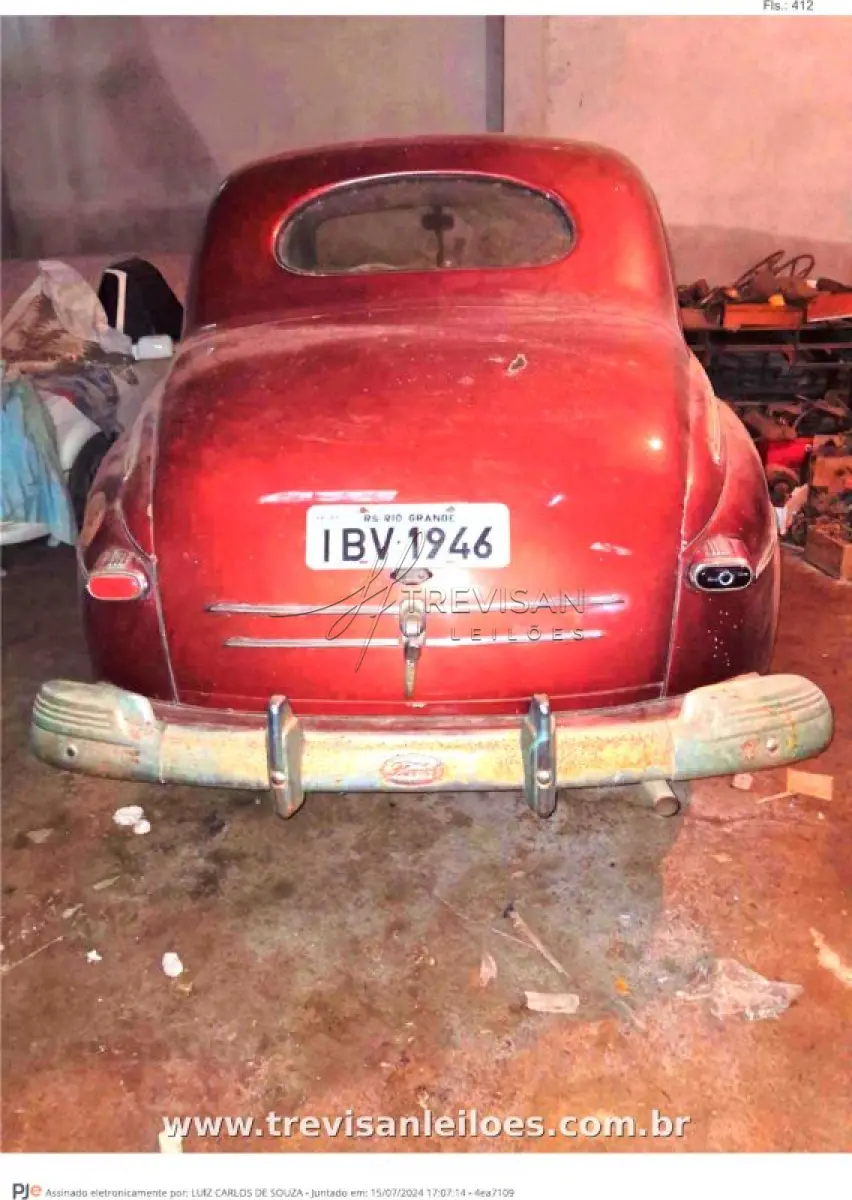 LOTE 000 - IMP/FORD Coupê ano 1946, PLACAS IBV1946, cor predominante vermelho/bordô. RENAVAM: 00583441289 CHASSI:799A1441680