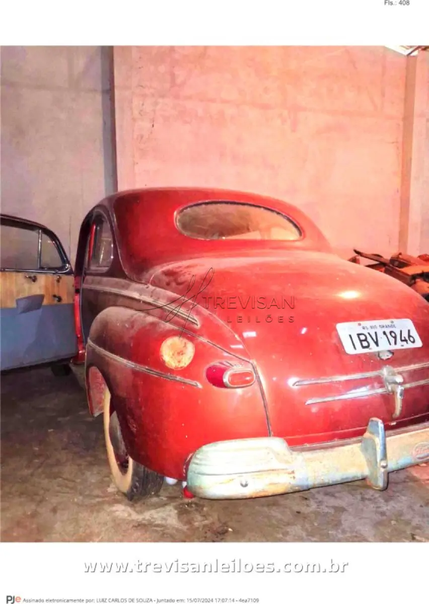 LOTE 000 - IMP/FORD Coupê ano 1946, PLACAS IBV1946, cor predominante vermelho/bordô. RENAVAM: 00583441289 CHASSI:799A1441680