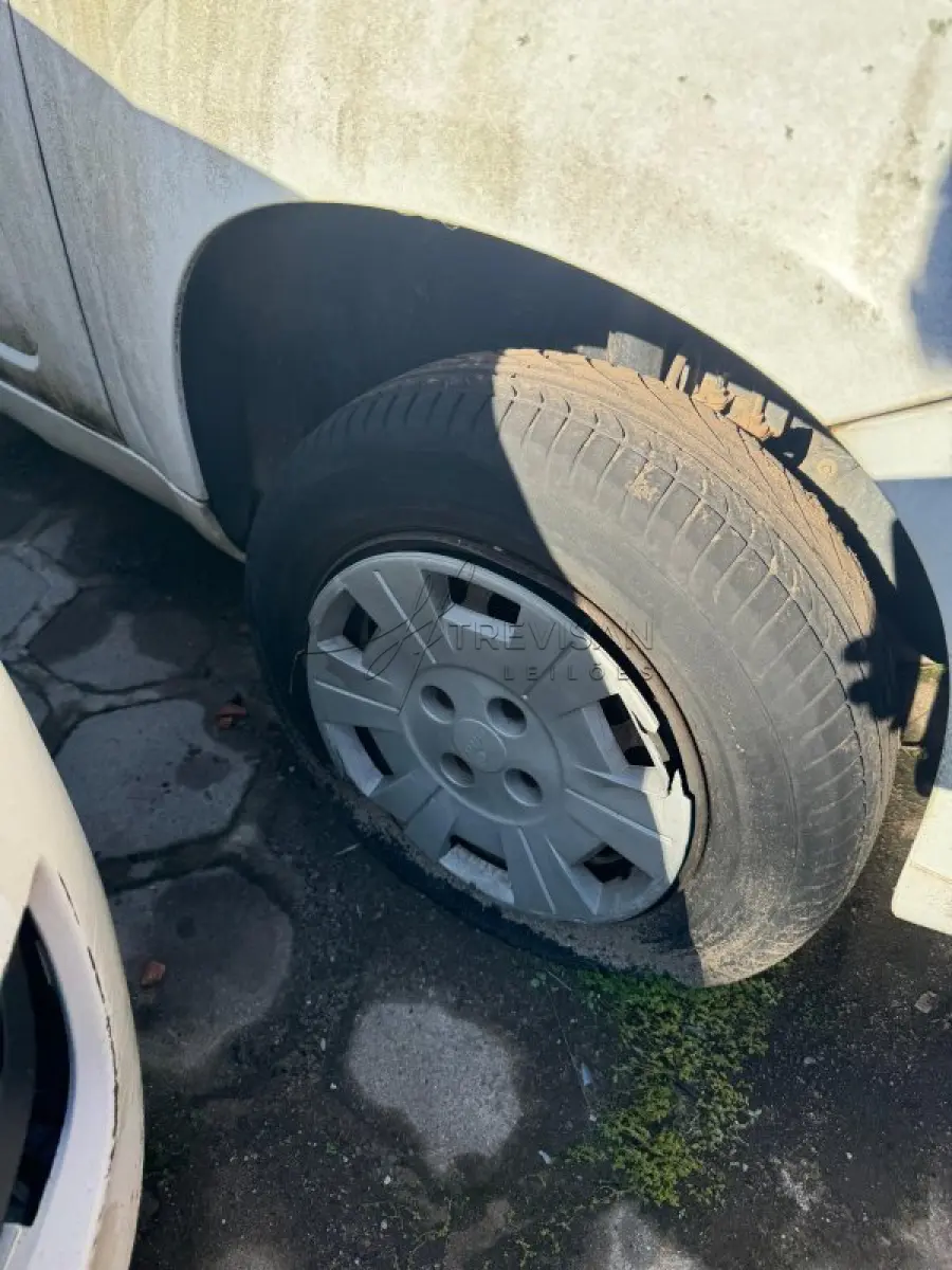 LOTE 001 - FIAT UNO VIVACE 1.0 FLEX, ANO 2014