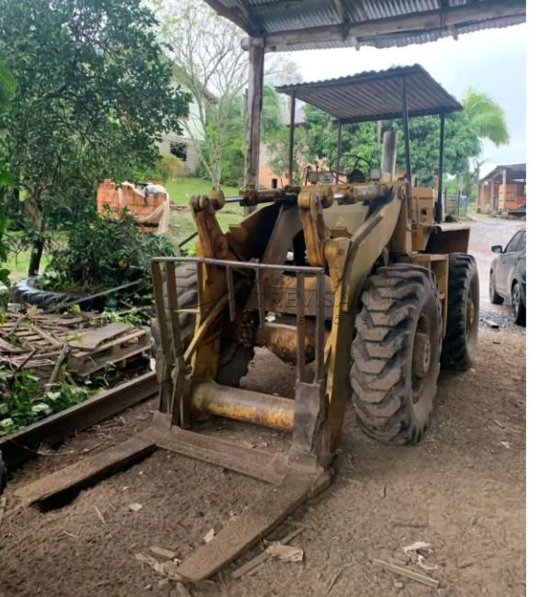 LOTE 000 - Pá Carregadeira - Michigan