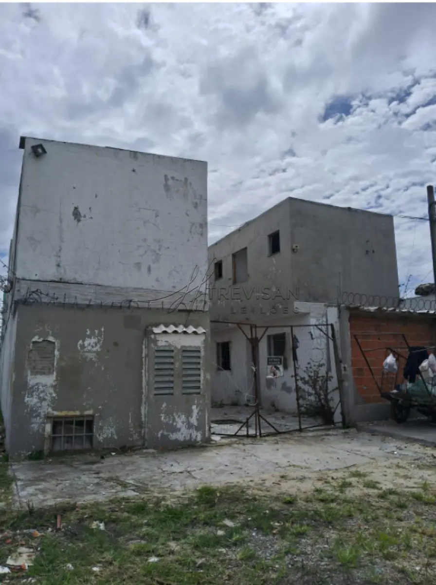 LOTE 000 - Prédio de Alvenaria com 16 Unidades Habitacionais