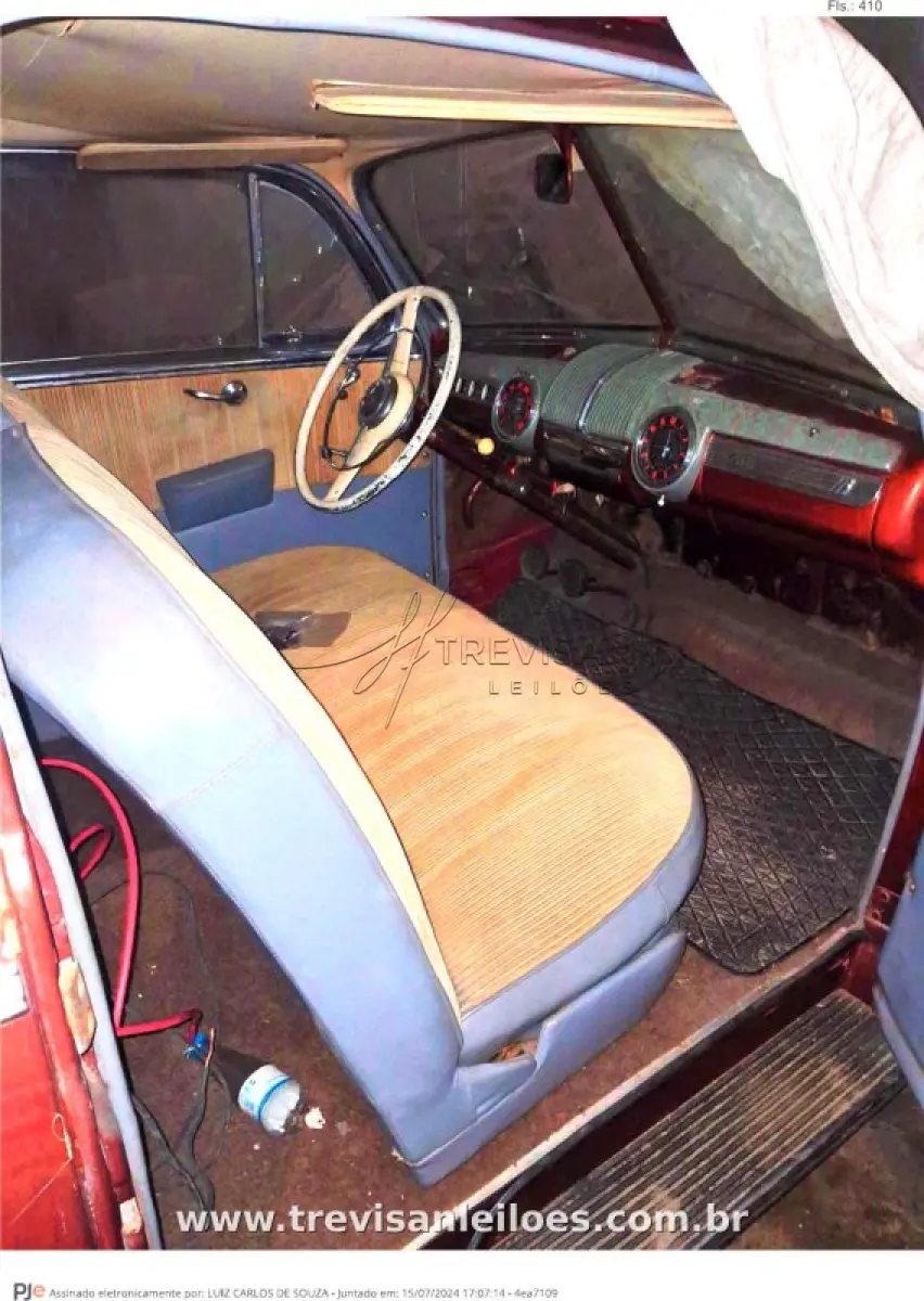 LOTE 000 - IMP/FORD Coupê ano 1946, PLACAS IBV1946, cor predominante vermelho/bordô. RENAVAM: 00583441289 CHASSI:799A1441680