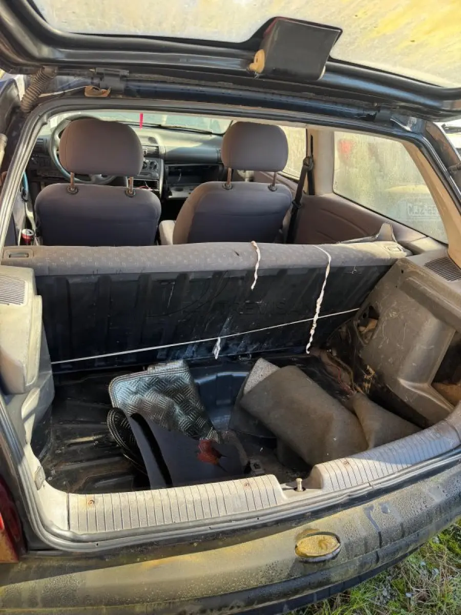 LOTE 002 - GM CORSA WIND 97/98