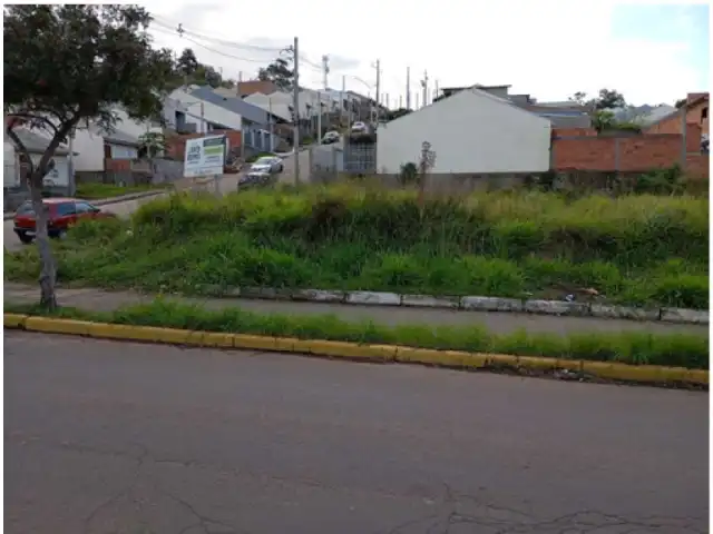 Terreno de Esquina - 232,75m2 - em Campo Bom - RS.
