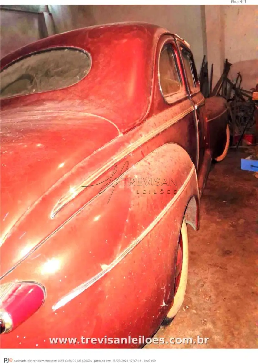 LOTE 000 - IMP/FORD Coupê ano 1946, PLACAS IBV1946, cor predominante vermelho/bordô. RENAVAM: 00583441289 CHASSI:799A1441680