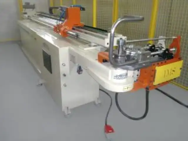 MÁQUINA DOBRADEIRA DE TUBO CNC COMPUTADORIZADA STANGHERLINI CTAP 38 P1
