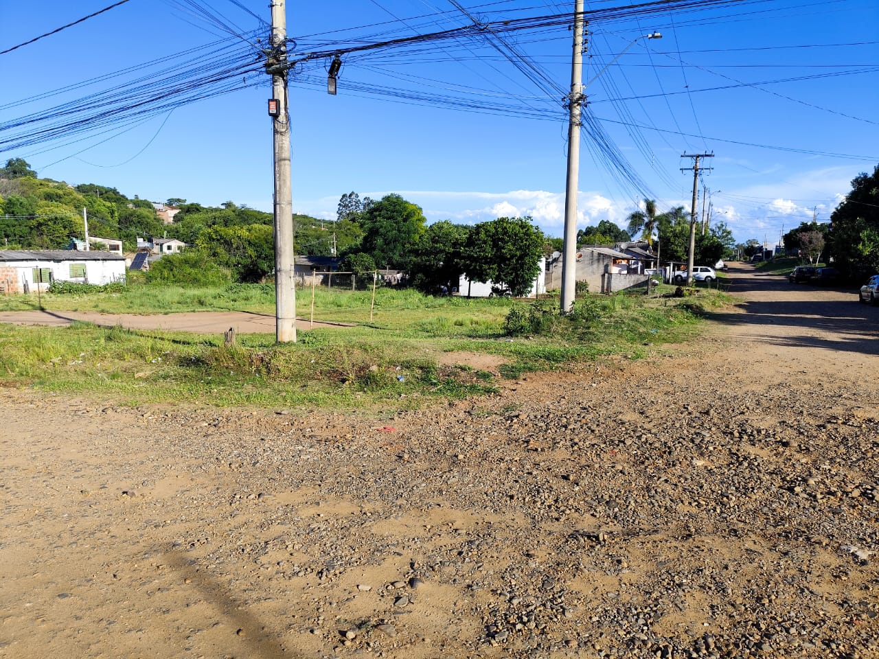Imagem do imóvel Terreno De Esquina, 36x30, Já Dividido Em 3 Matrículas Com Frente Para A Rua Araújo De Porto Alegre, Bairro Ponche Verde, Cachoeira Do Sul, Rs.