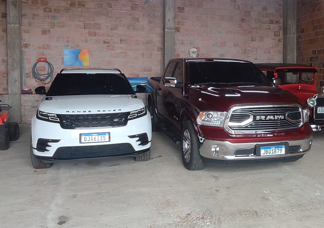 Leilão de Veículos: I/RAM CLASSIC LARAMIE ANO 2022 BLINDADA; I/LR RANGE ROVER VELAR 2.0 P250 R-DYN. SE ANO 2018.